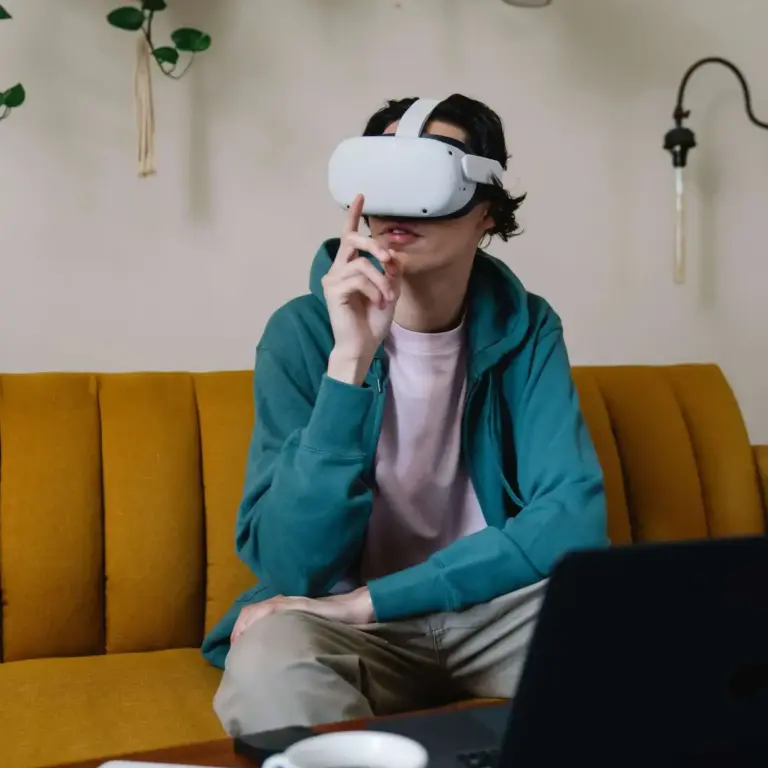 person doing online virtual reality therapy to cope with chronic pain